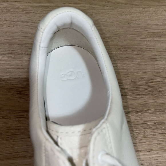 UGG Zilo Leather Lace Up Sneaker - Picture 9 of 9